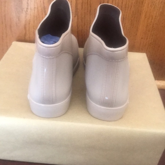 “NEW ARRIVALS” New-product women’s rain boots, non-slip wear resistant short y r - Picture 4 of 10